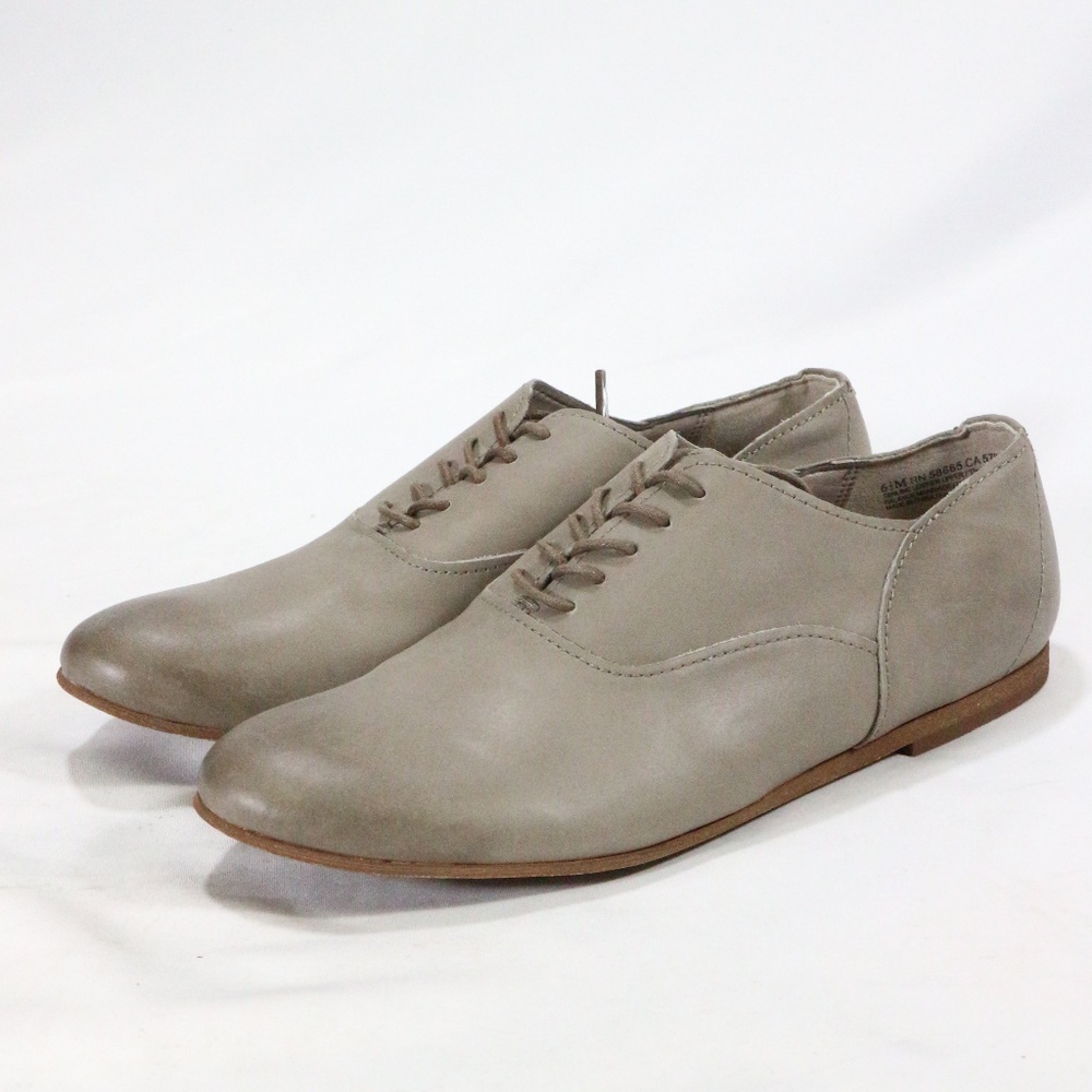 HINGE Gray Leather 'Elsie' Flats NWT Sz 6.5 US Wmn